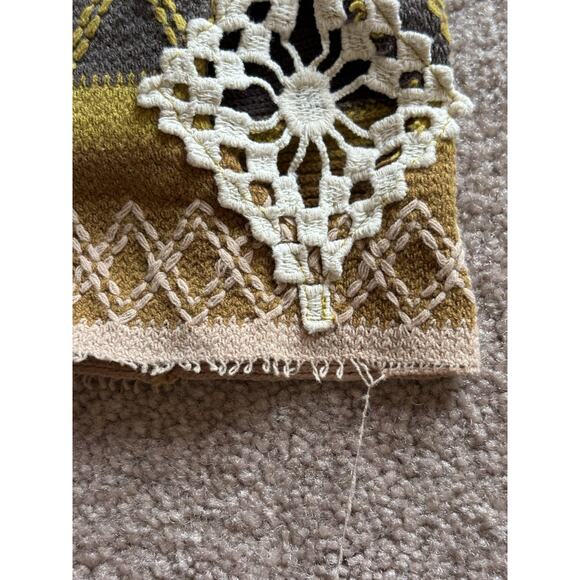 Free People L Kombucha Cuff Yellow Embroidered Boho Waffle Thermal Top FLAW - Picture 9 of 11